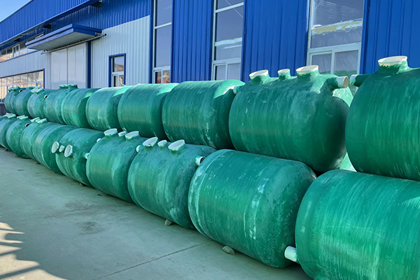 玻璃鋼化糞池的價(jià)格都和哪幾點(diǎn)有關(guān)系 玻璃鋼化糞池的價(jià)格都和哪幾點(diǎn)有關(guān)系